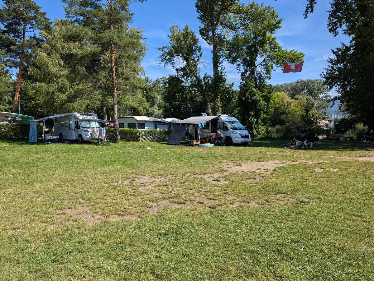 amping Paradis-Plage in Colombier (NE): Stellplatz-Erfahrungen direkt am Neuenburgersee