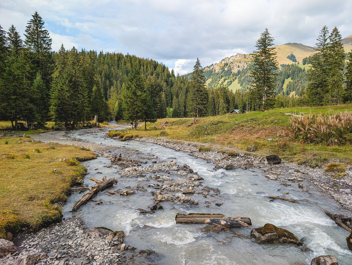 Wanderung mit Kindern zu den Simmenfällen & Siebenbrunnen in Lenk